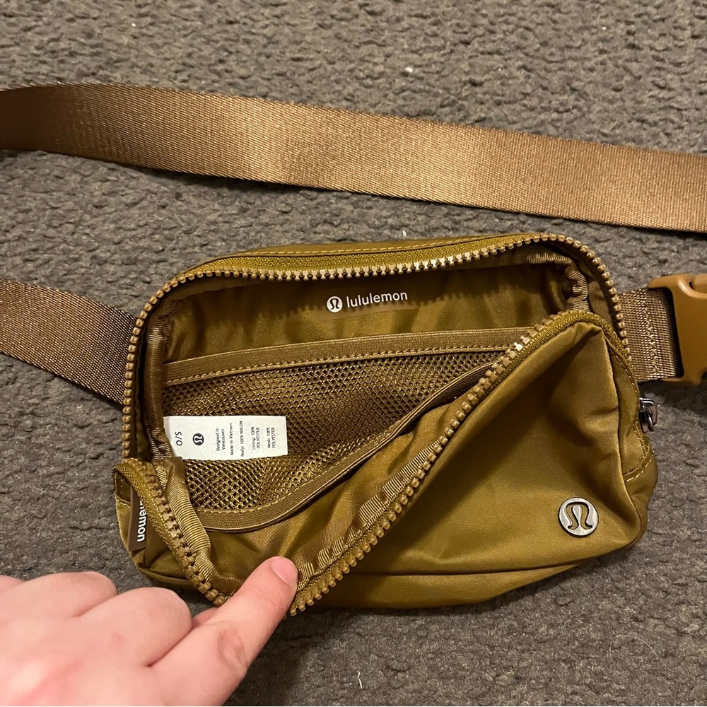 Lululemon Belt Bag In Burnt Caramel - Picture 5 of 7